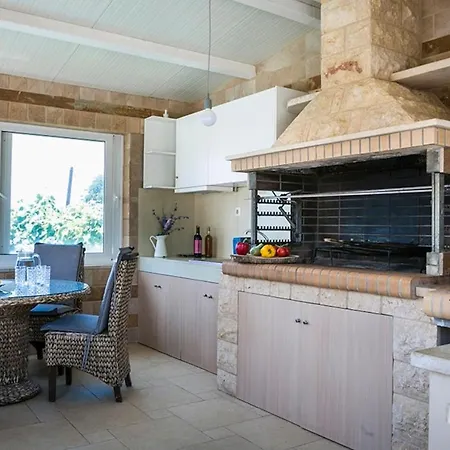 Sunshine Villa *