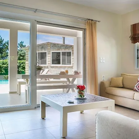 Sunshine Villa *